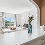 Modern 1bdr Flat With Pool In By Lovelystay * Αλμπουφέιρα