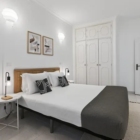 Modern 1bdr Flat With Pool In By Lovelystay Appartamento Albufeira