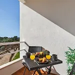 Modern 1bdr Flat With Pool In By Lovelystay Apartment *