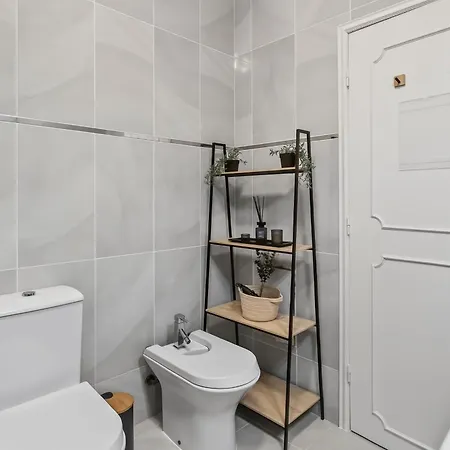 Modern 1bdr Flat With Pool In By Lovelystay