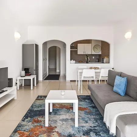 Apartment Modern 1bdr Flat With Pool In By Lovelystay Albufeira